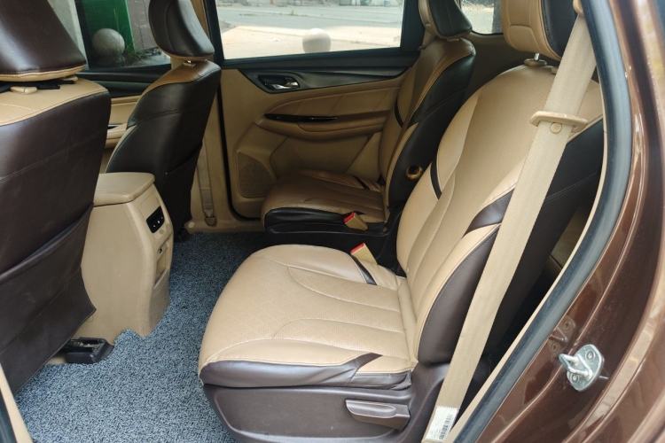 Used Baojun 730 2017 1.5T Manual Prestige Version 7 Seats Left Rear Seat