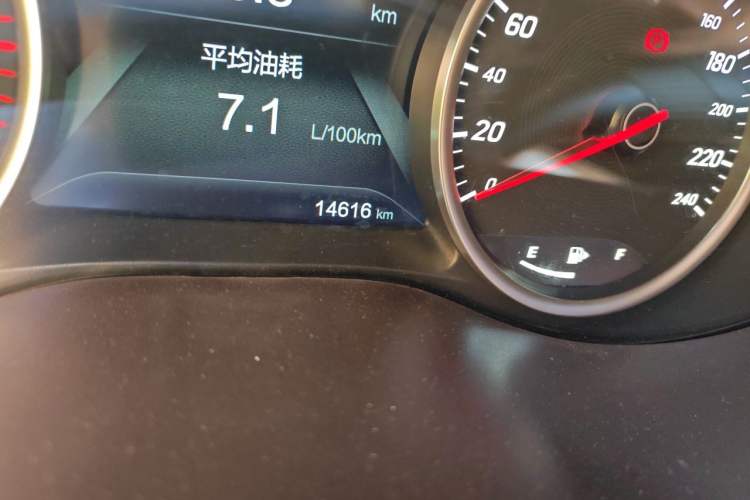 Used Baojun 730 2017 1.5T Manual Style 7 Seats China V Odometer Close Up