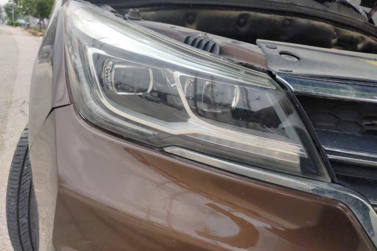 Used Baojun 730 2017 1.8L iAMT Prestige Version 7 Seats Right Front Headlight
