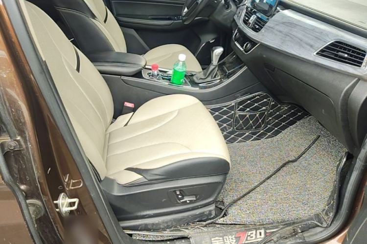 Used Baojun 730 2017 1.5T DCT Flagship Model 7 Seats China V Emission Standard Right Front Seat