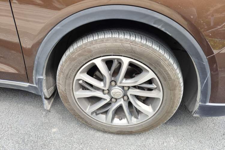 Used Baojun 730 2017 1.5T DCT Fashion Edition 7-Seater China V Emission Standard Right Front Wheel Hub