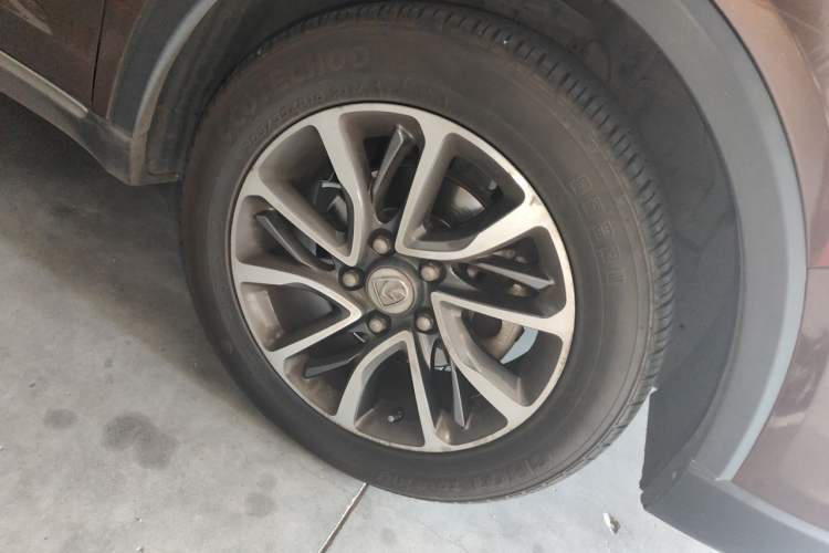 Used Baojun 730 2017 1.8L iAMT Prestige Version 7 Seats Right Front Wheel Hub