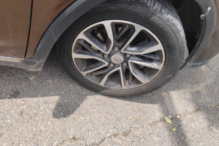 Used Baojun 730 2017 1.8L iAMT Prestige Version 7 Seats Right Front Wheel Hub