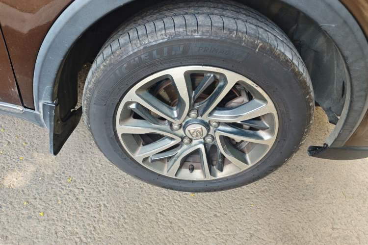 Used Baojun 730 2017 1.5T Manual Prestige Version 7 Seats Right Front Wheel Hub