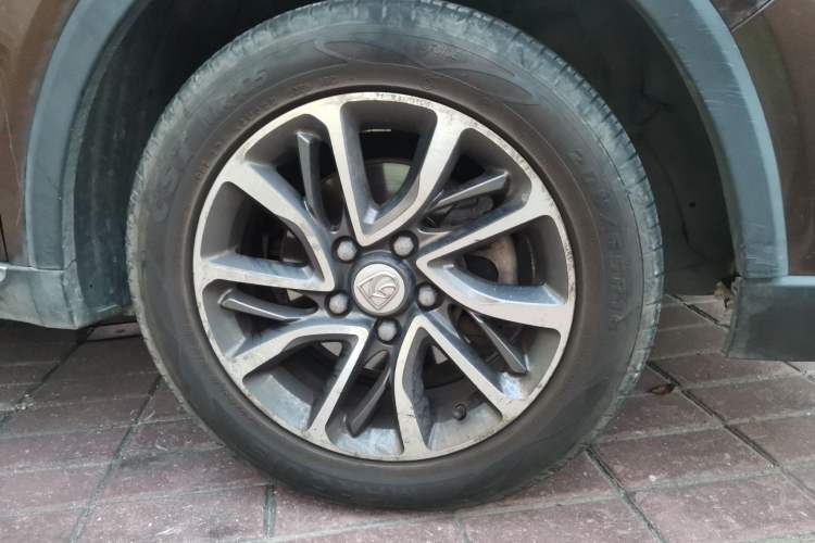 Used Baojun 730 2017 1.5T Manual Fashion Version 7 Seats China V Emission Standard Right Front Wheel Hub