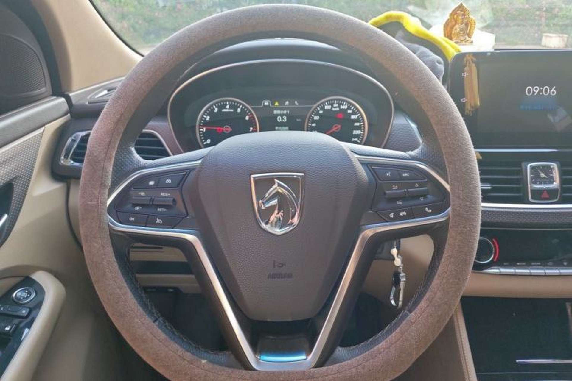 Used Baojun 730 2017 1.5T Manual Style 7 Seats China V Steering Wheel