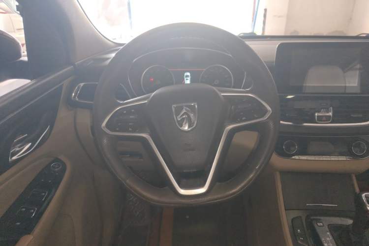Used Baojun 730 2017 1.8L iAMT Prestige Version 7 Seats Steering Wheel