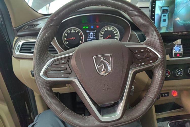 Used Baojun 730 2017 1.5T Manual Fashion Version 7 Seats China V Emission Standard Steering Wheel
