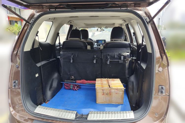 Used Baojun 730 2017 1.5T DCT Fashion Edition 7-Seater China V Emission Standard Trunk
