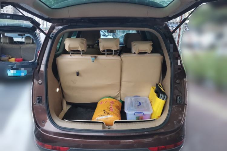 Used Baojun 730 2017 1.5T Manual Fashion Version 7 Seats China V Emission Standard Trunk