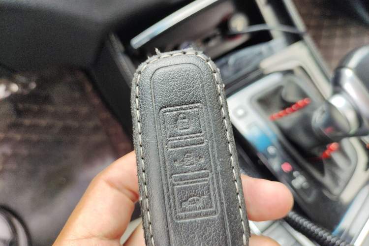 Used Baojun 730 2017 1.5T DCT Fashion Edition 7-Seater China V Emission Standard Vehicle Key