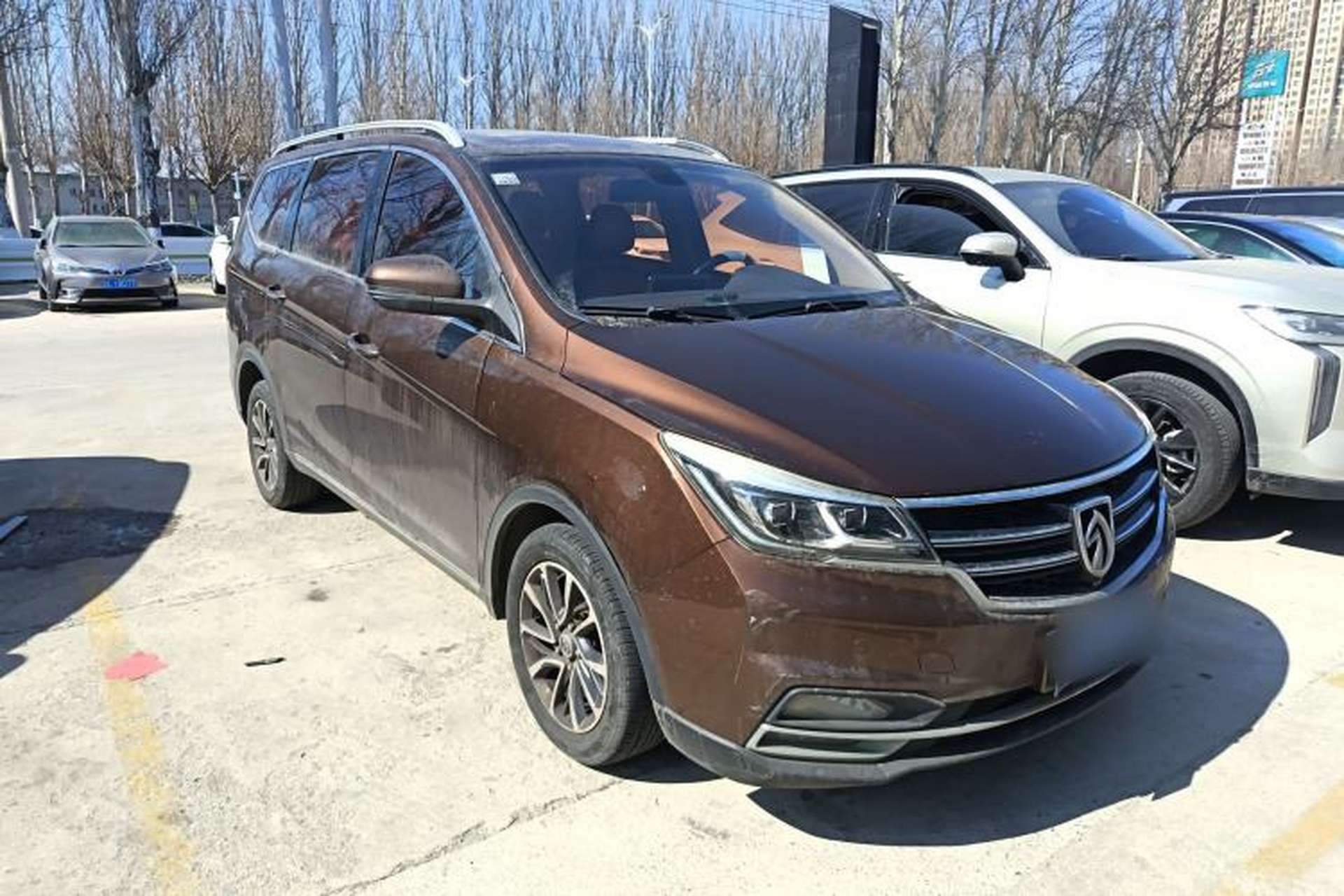 Used Baojun 730 2017 1.8L iAMT Prestige Version 7 Seats Front Right 45 Deg