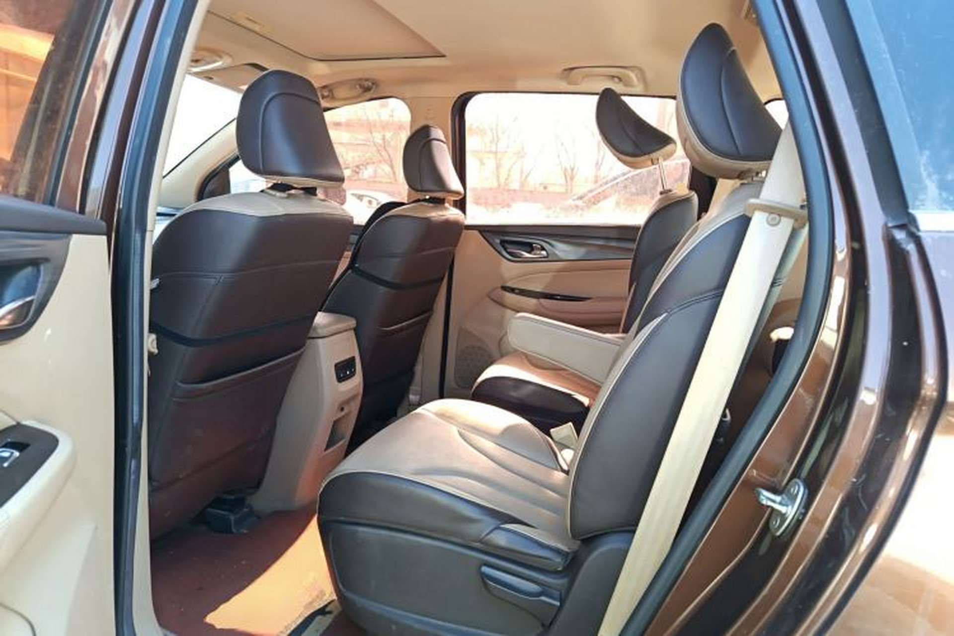 Used Baojun 730 2017 1.8L iAMT Prestige Version 7 Seats Left Rear Seat