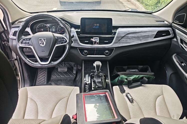 Used Baojun 730 2017 1.5T DCT Flagship Model 7 Seats China V Emission Standard Center Console