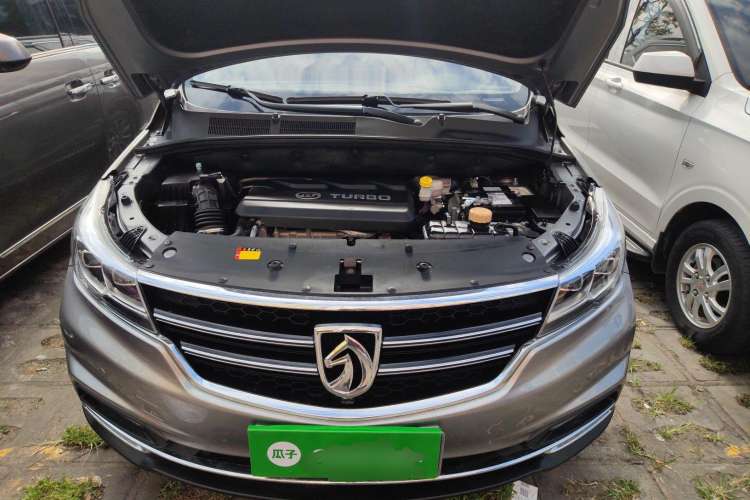Used Baojun 730 2017 1.5T DCT Flagship Model 7 Seats China V Emission Standard Engine Bay