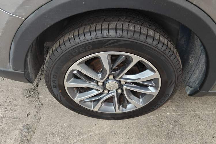 Used Baojun 730 2017 1.5T Manual Fashion Version 7 Seats China V Emission Standard Exterior 3