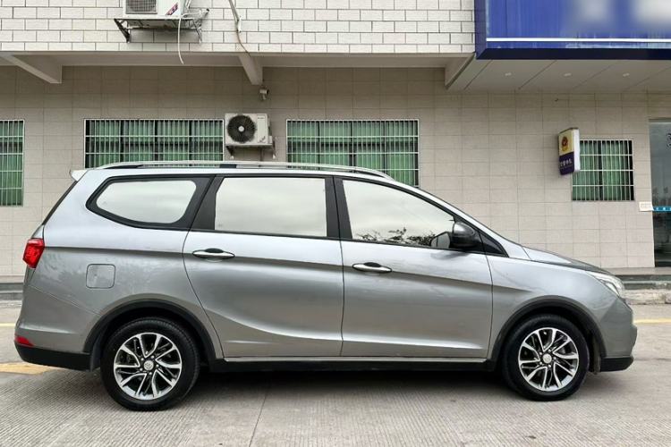 Used Baojun 730 2017 1.5T Manual Fashion Version 7 Seats China V Emission Standard Exterior 7