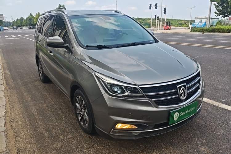 Used Baojun 730 2017 1.5T DCT Flagship Model 7 Seats China V Emission Standard Front Right 45 Deg