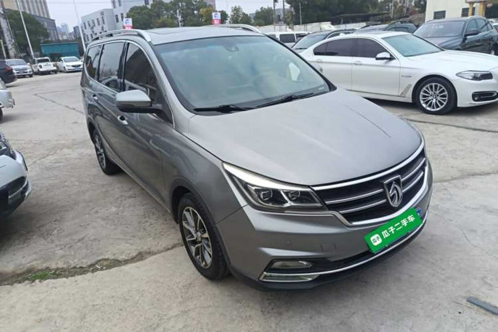 Used Baojun 730 2017 1.5T Manual Prestige Version 7 Seats Front Right 45 Deg
