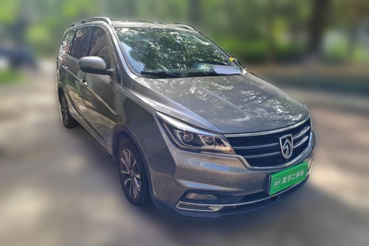 Used Baojun 730 2017 1.5T DCT Flagship Model 7 Seats China V Emission Standard Front Right 45 Deg