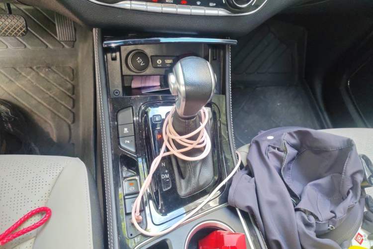 Used Baojun 730 2017 1.5T DCT Flagship Model 7 Seats China V Emission Standard Gear Lever