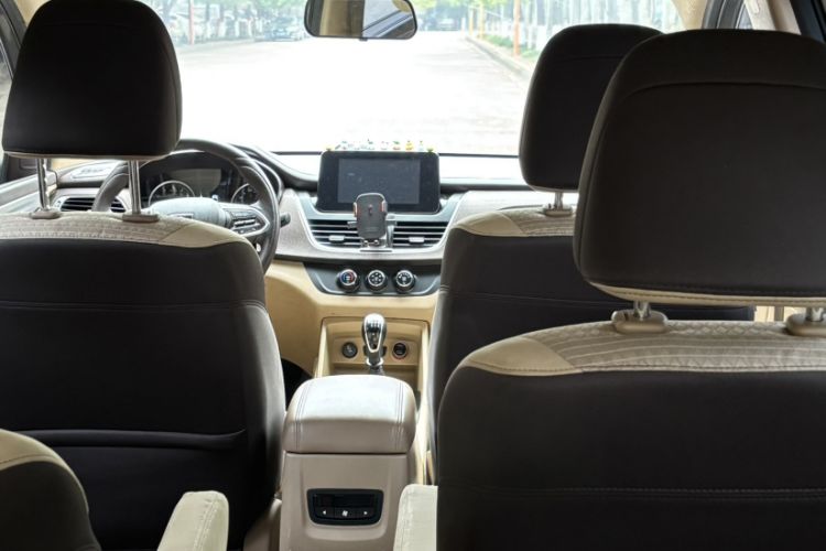 Used Baojun 730 2017 1.5T Manual Fashion Version 7 Seats China V Emission Standard Interior 6