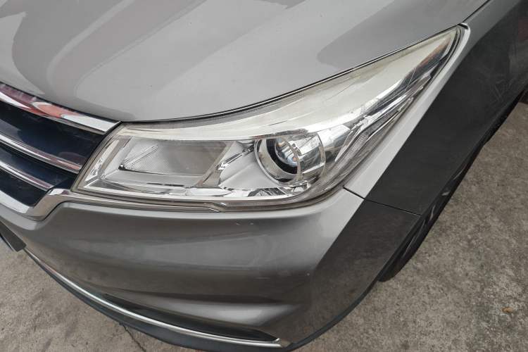 Used Baojun 730 2017 1.5T Manual Fashion Version 7 Seats China V Emission Standard Left Front Headlight