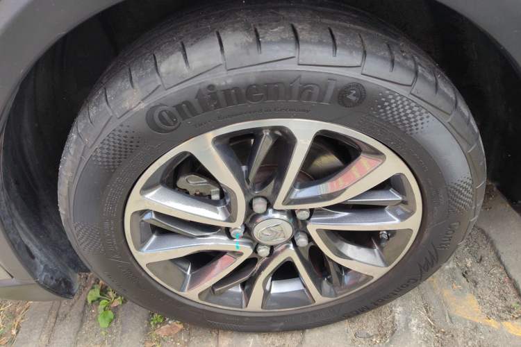 Used Baojun 730 2017 1.5T DCT Flagship Model 7 Seats China V Emission Standard Left Front Wheel Hub