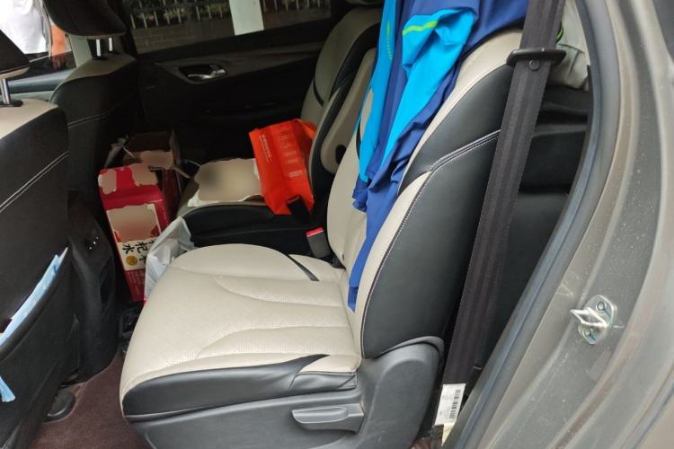 Used Baojun 730 2017 1.5T DCT Flagship Model 7 Seats China V Emission Standard Left Rear Seat