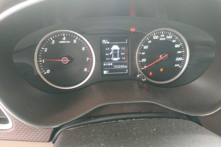 Used Baojun 730 2017 1.5T Manual Fashion Version 7 Seats China V Emission Standard Odometer Close Up