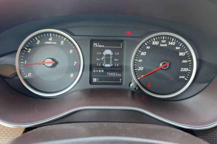 Used Baojun 730 2017 1.5T Manual Fashion Version 7 Seats China V Emission Standard Odometer Close Up
