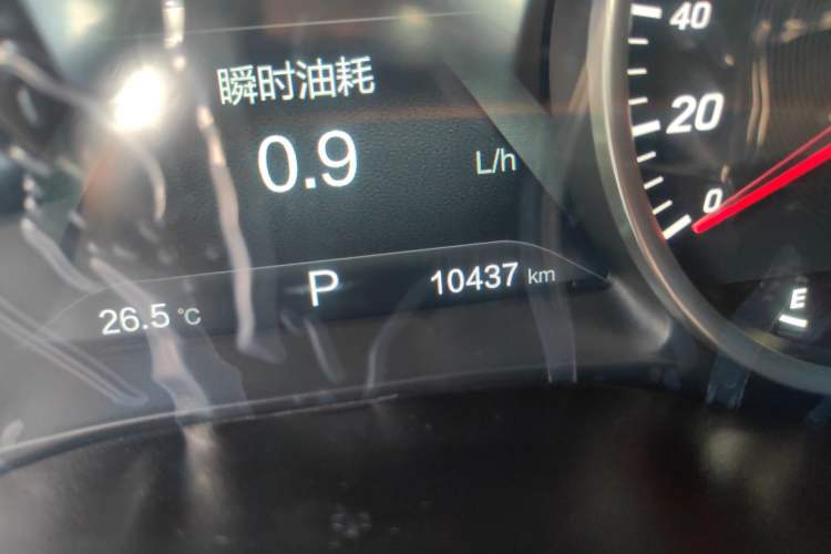 Used Baojun 730 2017 1.5T DCT Flagship Model 7 Seats China V Emission Standard Odometer Close Up