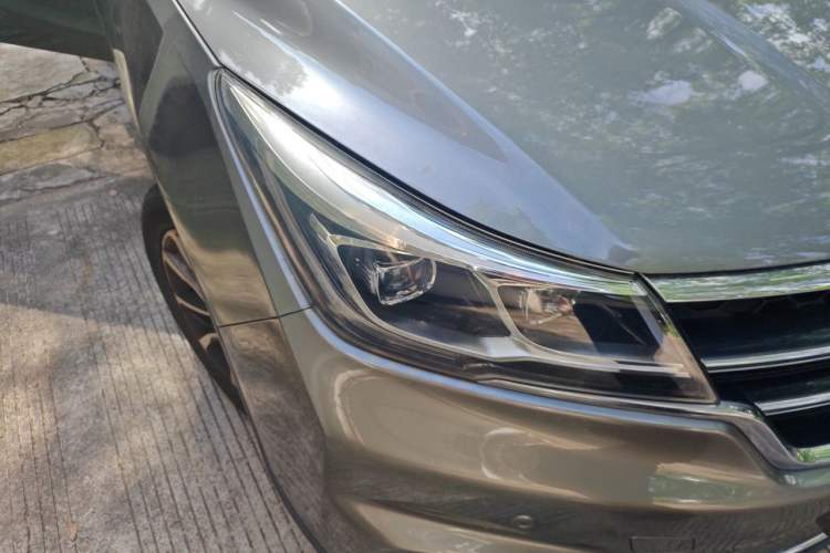 Used Baojun 730 2017 1.5T DCT Flagship Model 7 Seats China V Emission Standard Right Front Headlight