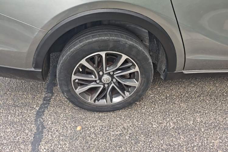 Used Baojun 730 2017 1.5T DCT Flagship Model 7 Seats China V Emission Standard Right Rear Wheel Hub