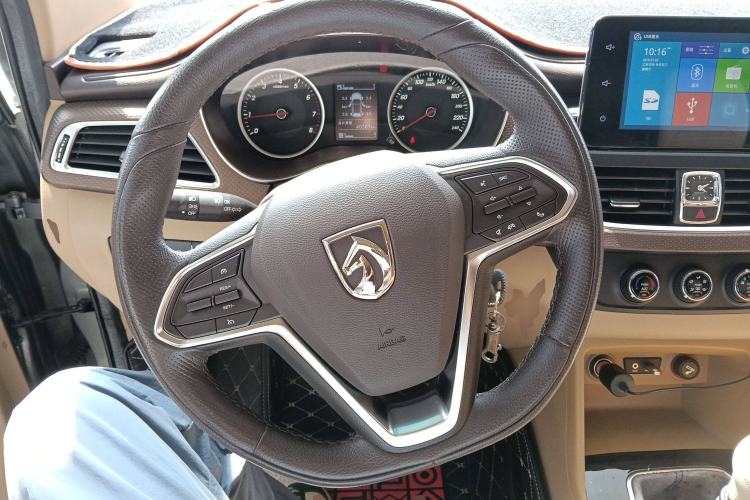 Used Baojun 730 2017 1.5T Manual Fashion Version 7 Seats China V Emission Standard Steering Wheel