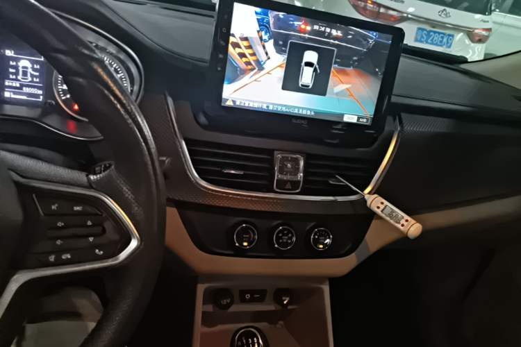 Used Baojun 730 2017 1.5T Manual Fashion Version 7 Seats China V Emission Standard Audio And AC Panel