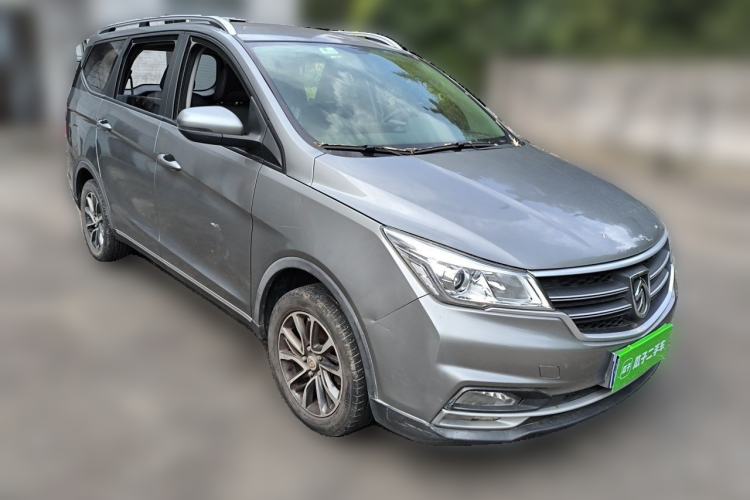 Used Baojun 730 2017 1.5T Manual Fashion Version 7 Seats China V Emission Standard Front Right 45 Deg
