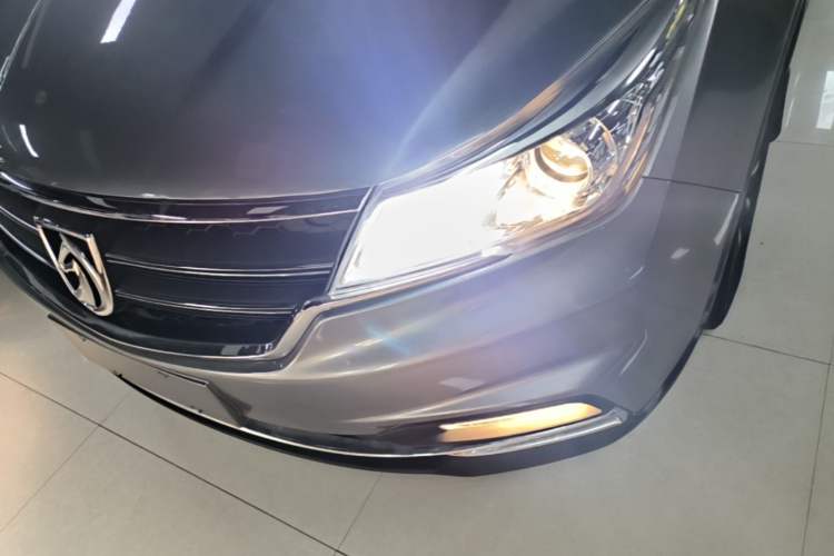 Used Baojun 730 2017 1.5T Manual Fashion Version 7 Seats China V Emission Standard Left Front Headlight