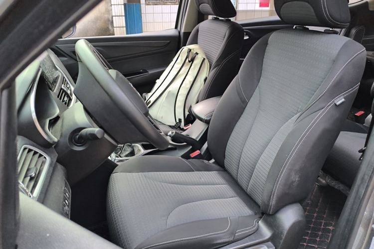 Used Baojun 730 2017 1.5T Manual Fashion Version 7 Seats China V Emission Standard Left Front Seat