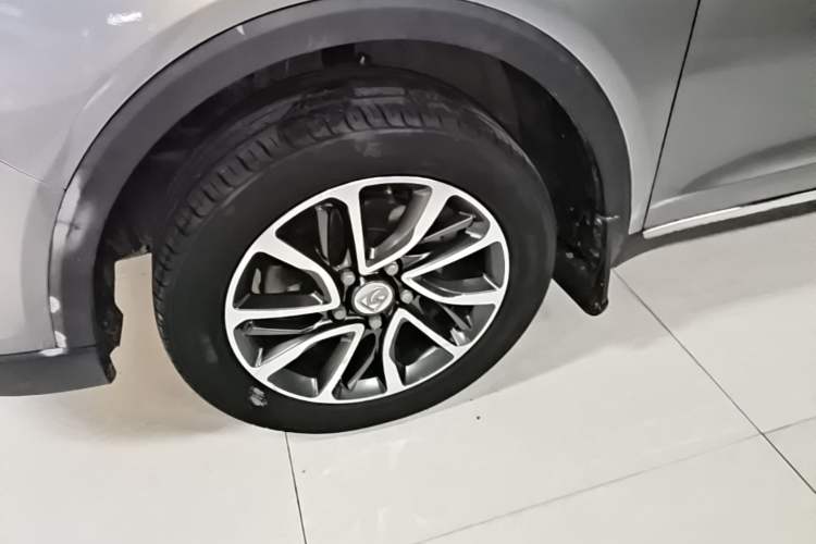 Used Baojun 730 2017 1.5T Manual Fashion Version 7 Seats China V Emission Standard Left Front Wheel Hub