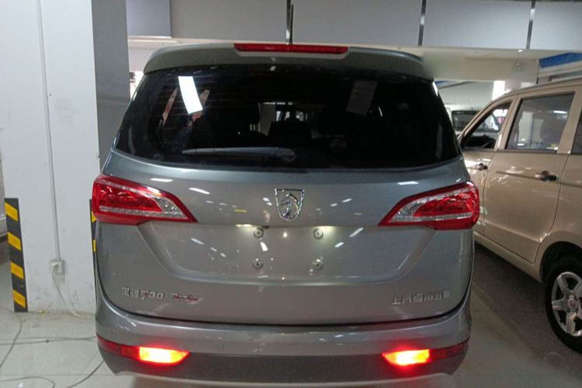 Used Baojun 730 2017 1.5T Manual Fashion Version 7 Seats China V Emission Standard Rear