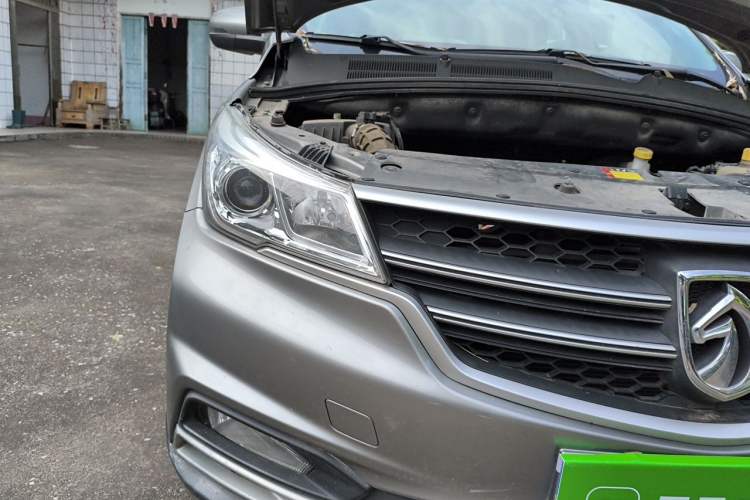 Used Baojun 730 2017 1.5T Manual Fashion Version 7 Seats China V Emission Standard Right Front Headlight