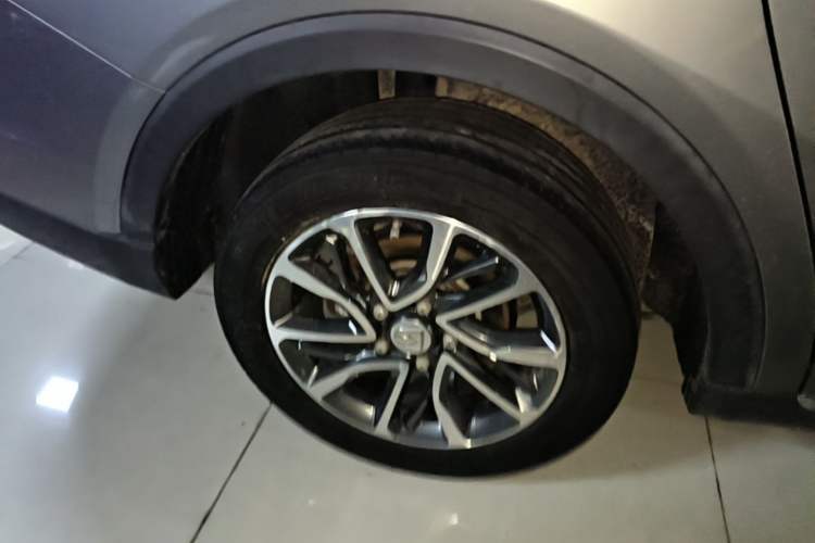 Used Baojun 730 2017 1.5T Manual Fashion Version 7 Seats China V Emission Standard Right Rear Wheel Hub