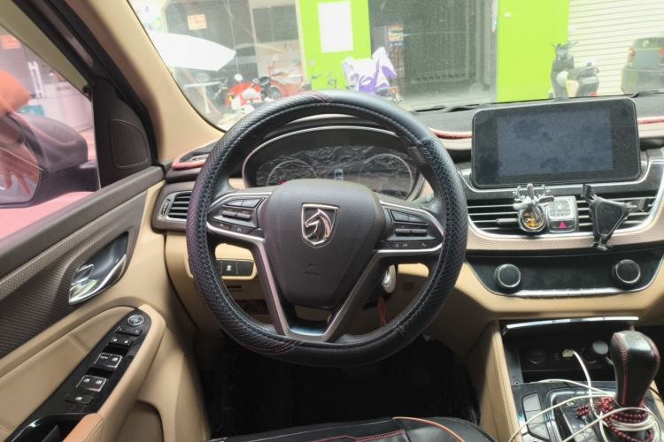 Used Baojun 730 2017 1.8L iAMT Luxury Version 7-Seater Steering Wheel