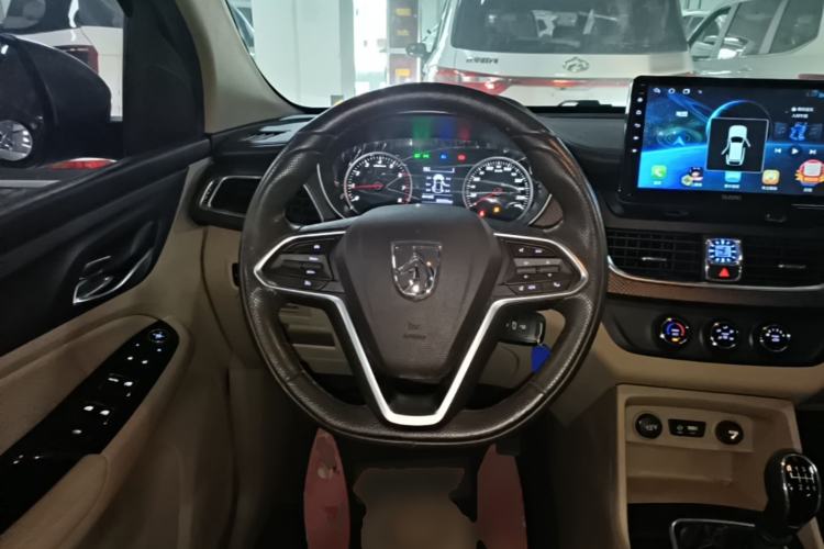 Used Baojun 730 2017 1.5T Manual Fashion Version 7 Seats China V Emission Standard Steering Wheel