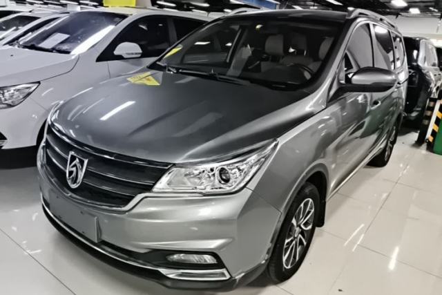 Used Baojun 730 2017 1.5T Manual Fashion Version 7 Seats China V Emission Standard