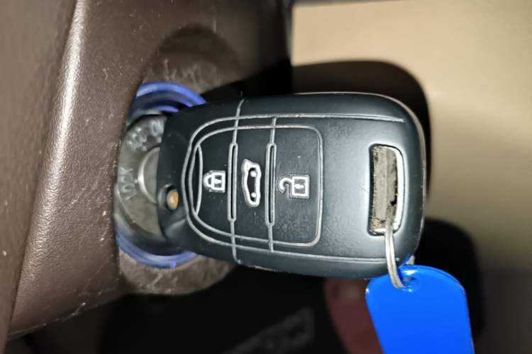 Used Baojun 730 2017 1.5T Manual Fashion Version 7 Seats China V Emission Standard Vehicle Key