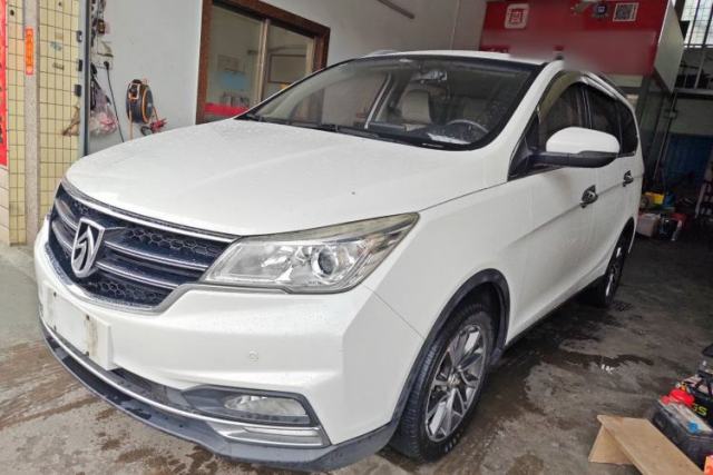Ojetý Baojun 730 2017 1.5T DCT Fashion Edition 7-Seater China V Emission Standard