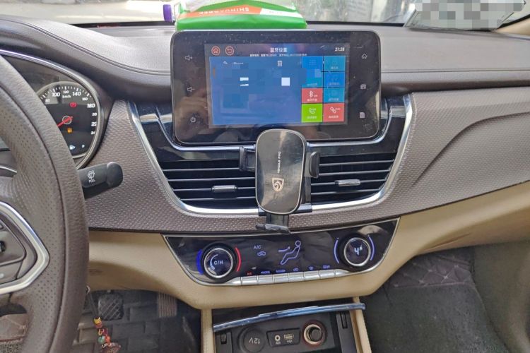 Used Baojun 730 2017 1.5T Manual Style 7 Seats China V Audio And AC Panel