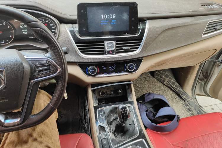 Used Baojun 730 2017 1.5T Manual Style 7 Seats China V Audio And AC Panel
